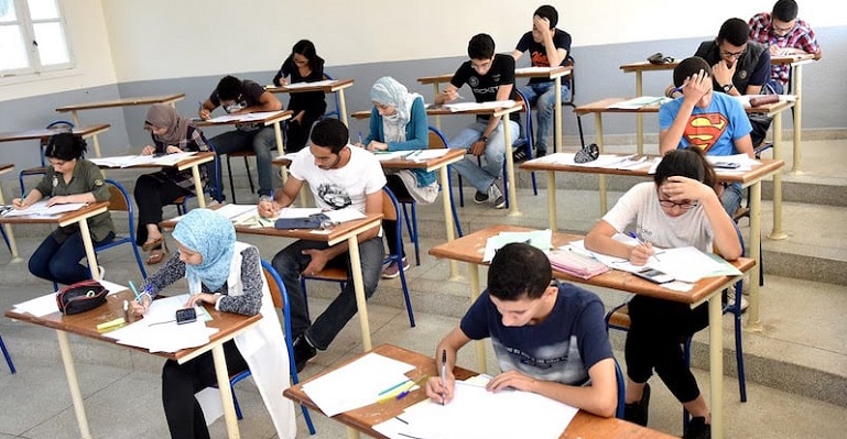 طالب في تانية ثانوي يمزق وجه زميله رفض نغشيشه في الإمتحان